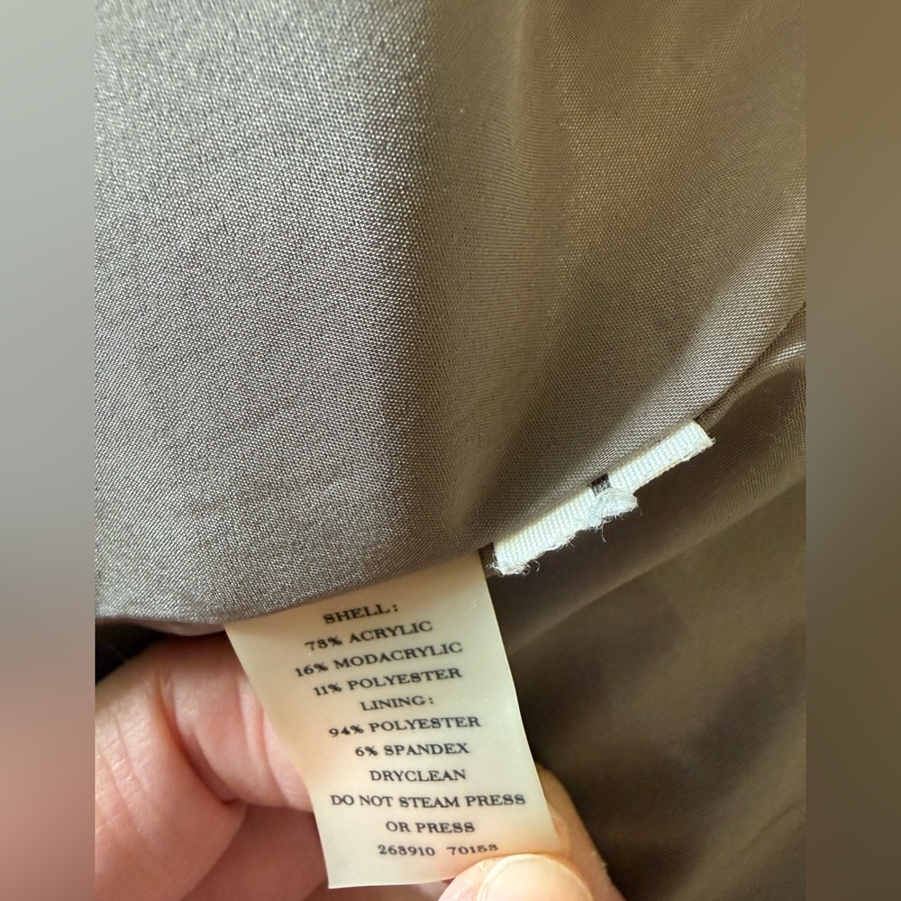 Ann Taylor Fabulous Faux Fur Vest - Picture 13 of 13